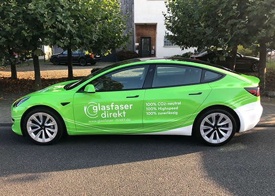 Glasfaser_direkt_Autobeklebung